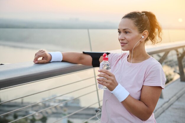 Спортсменка на утренней пробежке